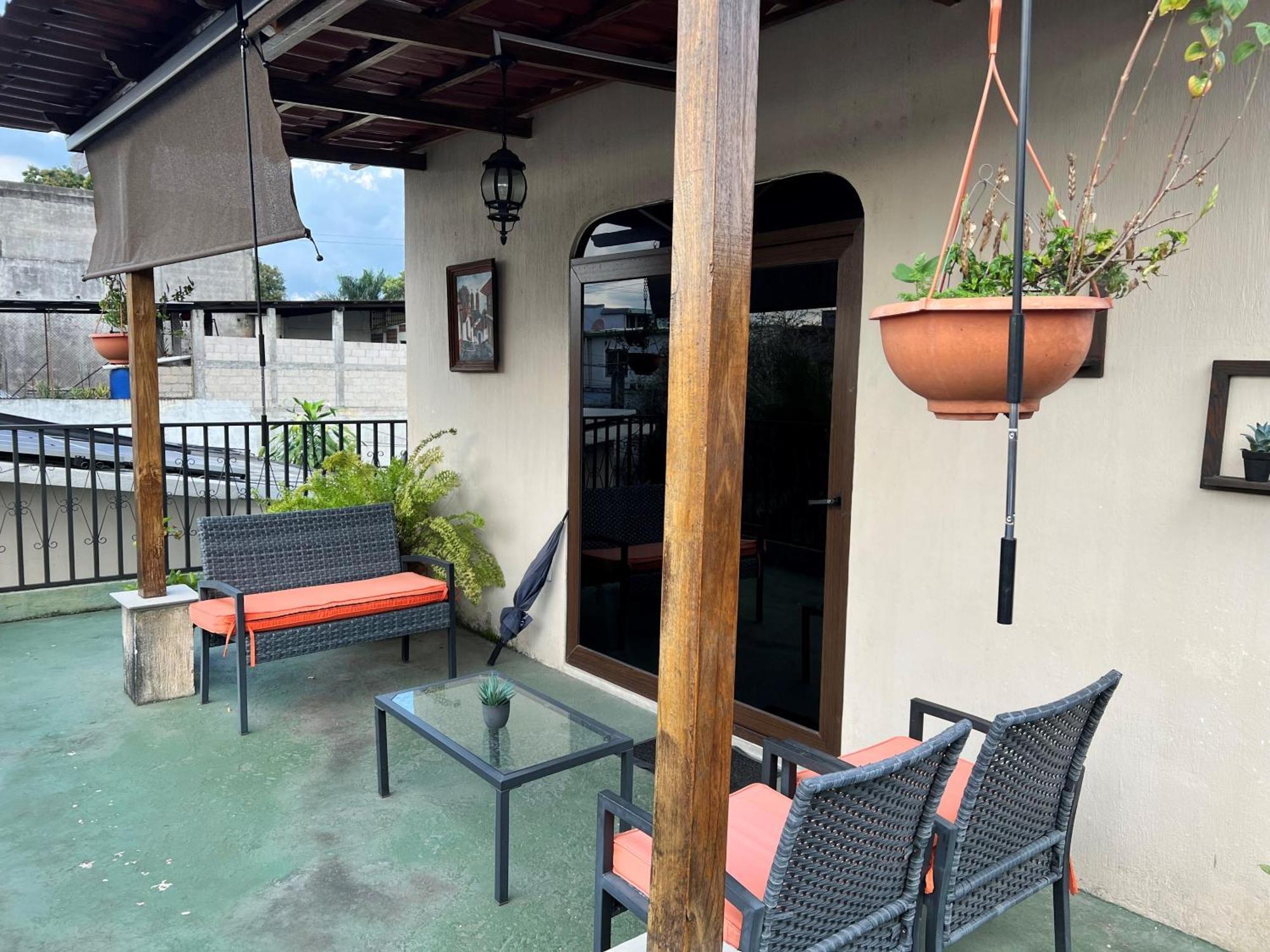 El Meson De Los Abuelitos Retalhuleu Extérieur photo